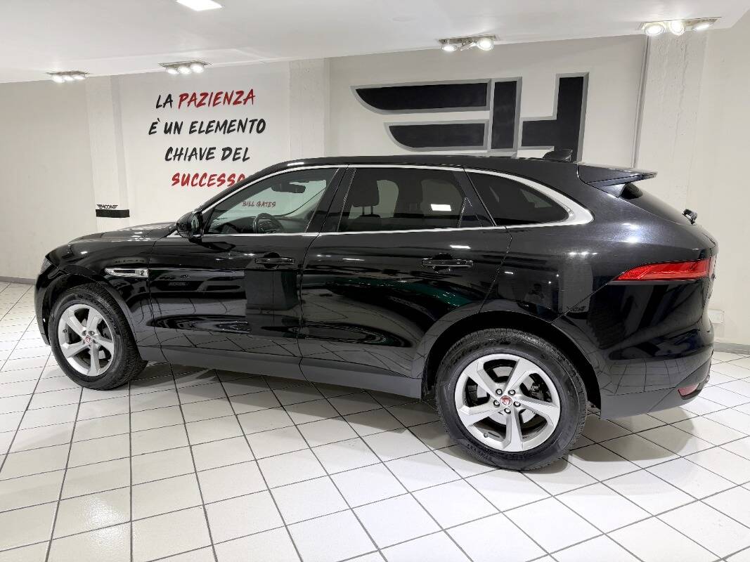 Jaguar F-Pace 2.0d i4 Prestige awd 180cv auto my20 - Immagine 4
