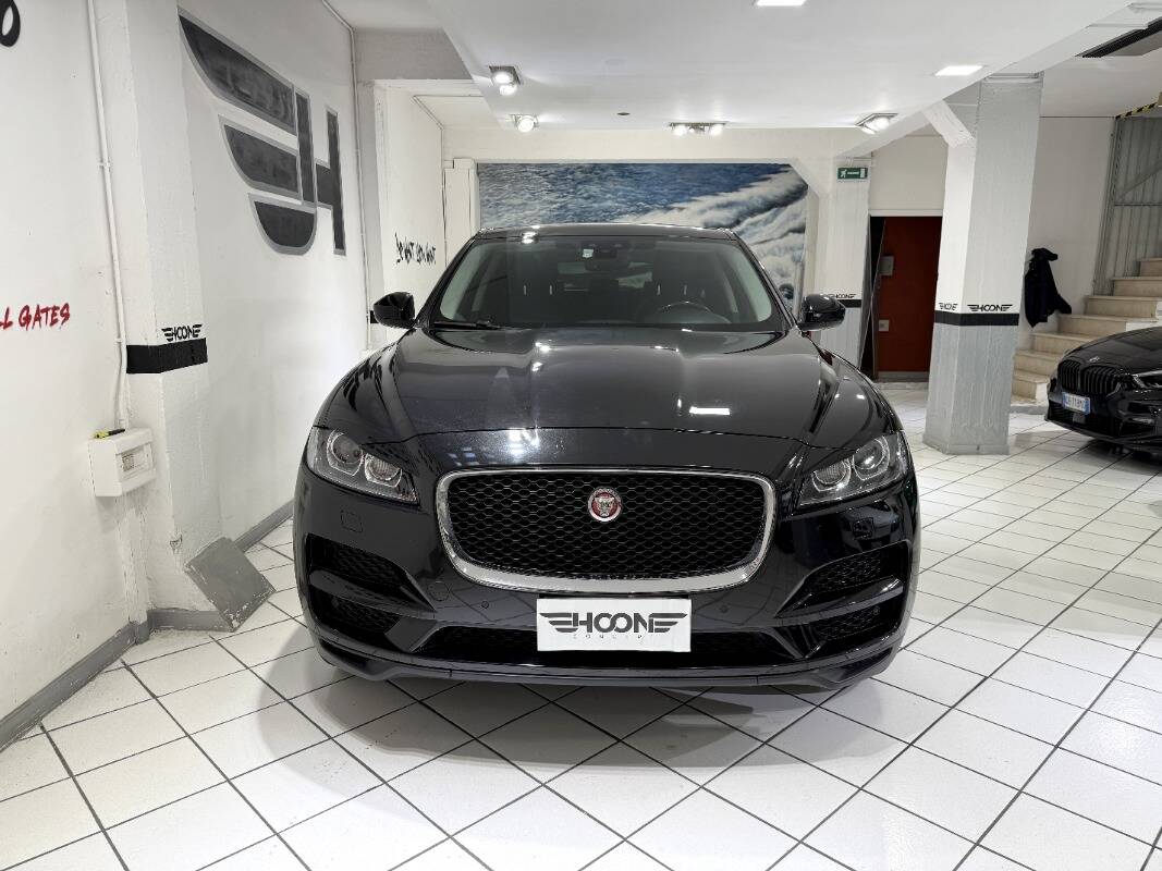 Jaguar F-Pace 2.0d i4 Prestige awd 180cv auto my20 - Immagine 11