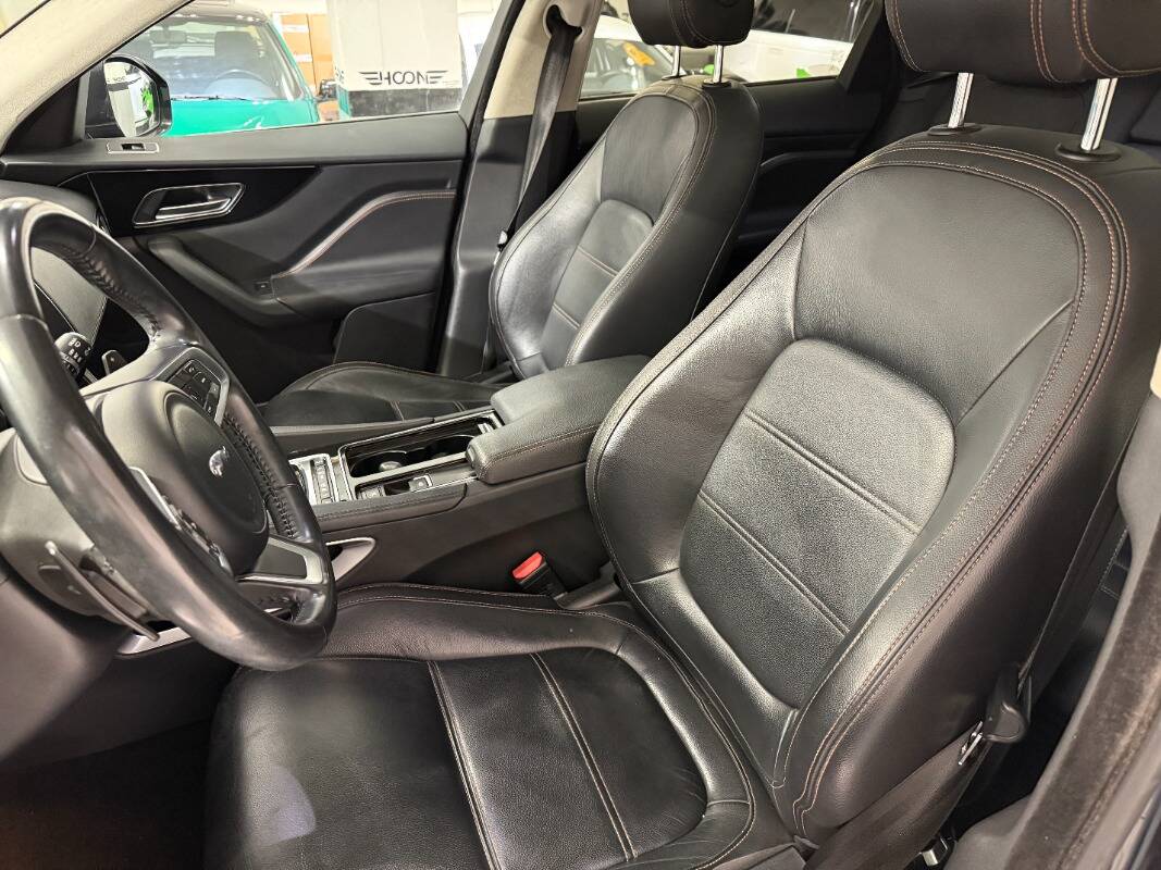 Jaguar F-Pace 2.0d i4 Prestige awd 180cv auto my20 - Immagine 13