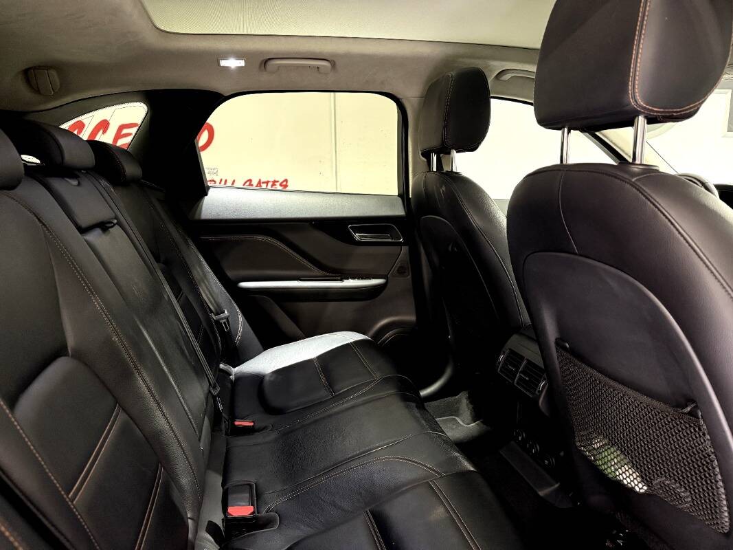 Jaguar F-Pace 2.0d i4 Prestige awd 180cv auto my20 - Immagine 23