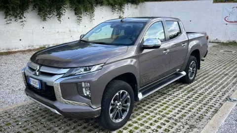 Mitsubishi L200 cl.cab 2.3d Inform 4wd 150cv - Immagine 3