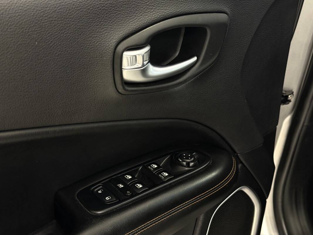 Jeep Compass 2.0 mjt Opening Edition 4wd 140cv auto - Immagine 12