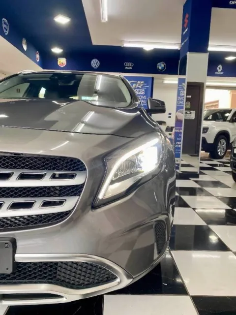Mercedes GLA 200 d Sport auto - Immagine 9