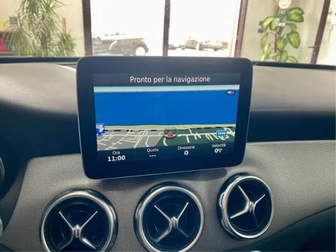 Mercedes GLA 200 d Sport auto - Immagine 22