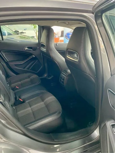 Mercedes GLA 200 d Sport auto - Immagine 28