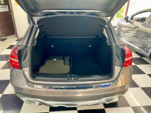 Mercedes GLA 200 d Sport auto - Immagine 30