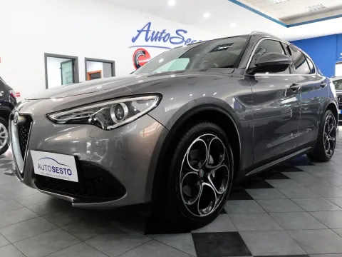 Alfa Romeo Stelvio 2.2 t Sport Tech rwd 160cv auto - Immagine 2