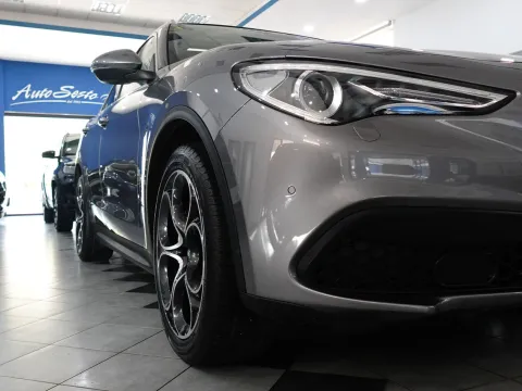 Alfa Romeo Stelvio 2.2 t Sport Tech rwd 160cv auto - Immagine 11