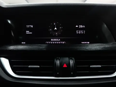Alfa Romeo Stelvio 2.2 t Sport Tech rwd 160cv auto - Immagine 20