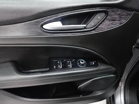 Alfa Romeo Stelvio 2.2 t Sport Tech rwd 160cv auto - Immagine 23
