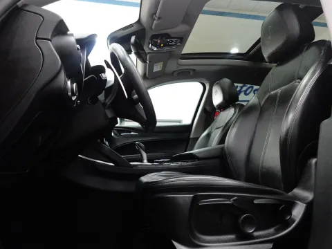 Alfa Romeo Stelvio 2.2 t Sport Tech rwd 160cv auto - Immagine 26