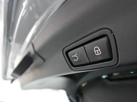 Alfa Romeo Stelvio 2.2 t Sport Tech rwd 160cv auto - Immagine 32