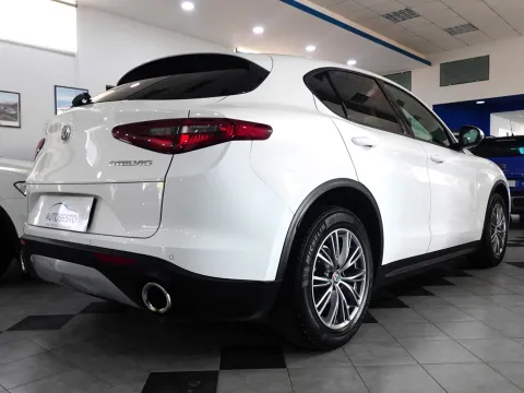 Alfa Romeo Stelvio 2.2 t Business Q4 190cv auto - Immagine 4