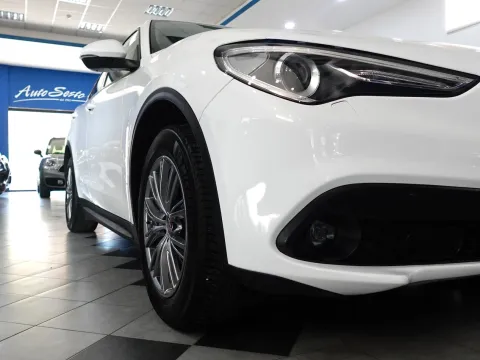 Alfa Romeo Stelvio 2.2 t Business Q4 190cv auto - Immagine 11