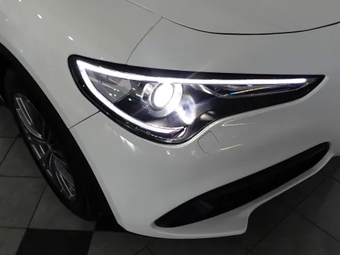 Alfa Romeo Stelvio 2.2 t Business Q4 190cv auto - Immagine 12