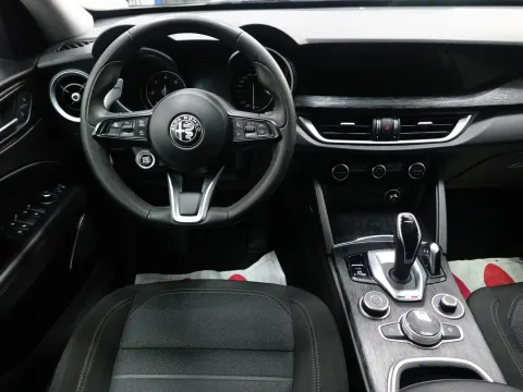 Alfa Romeo Stelvio 2.2 t Business Q4 190cv auto - Immagine 14