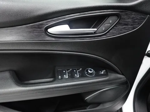 Alfa Romeo Stelvio 2.2 t Business Q4 190cv auto - Immagine 23