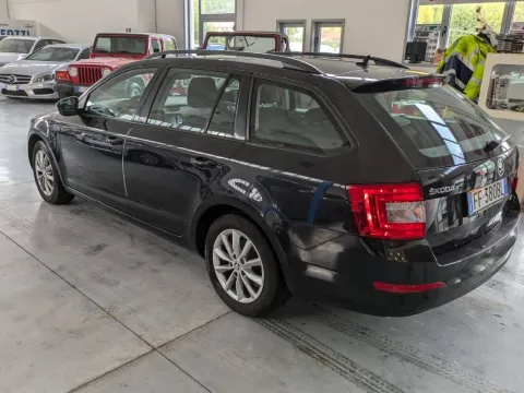 Mercedes GLE 300 d Sport 4matic auto - Immagine 2