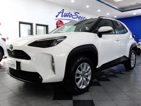 Toyota Yaris Cross 1.5h Active fwd 116cv e-cvt - Immagine 2