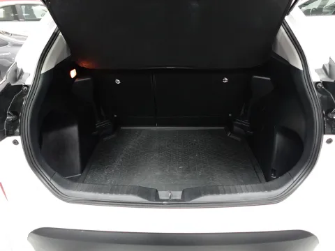Toyota Yaris Cross 1.5h Active fwd 116cv e-cvt - Immagine 30