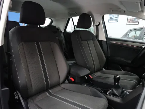 Volkswagen T-Roc 1.0 tsi Style 110cv - Immagine 28
