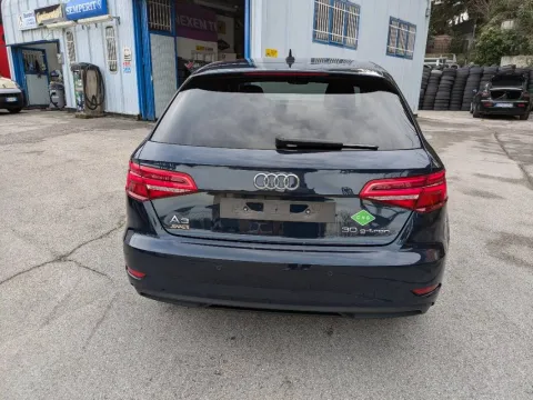 Jaguar E-Pace 2.0d i4 R-Dynamic awd 180cv auto - Immagine 12