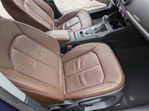 Jaguar E-Pace 2.0d i4 R-Dynamic awd 180cv auto - Immagine 17