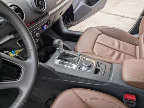Jaguar E-Pace 2.0d i4 R-Dynamic awd 180cv auto - Immagine 21