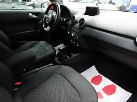 Audi A1 Sportback 1.0 tfsi ultra Design 95cv - Immagine 29
