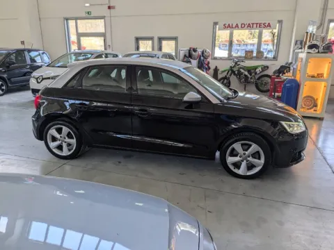 Audi A1 Sportback 1.6 tdi Design - Immagine 7