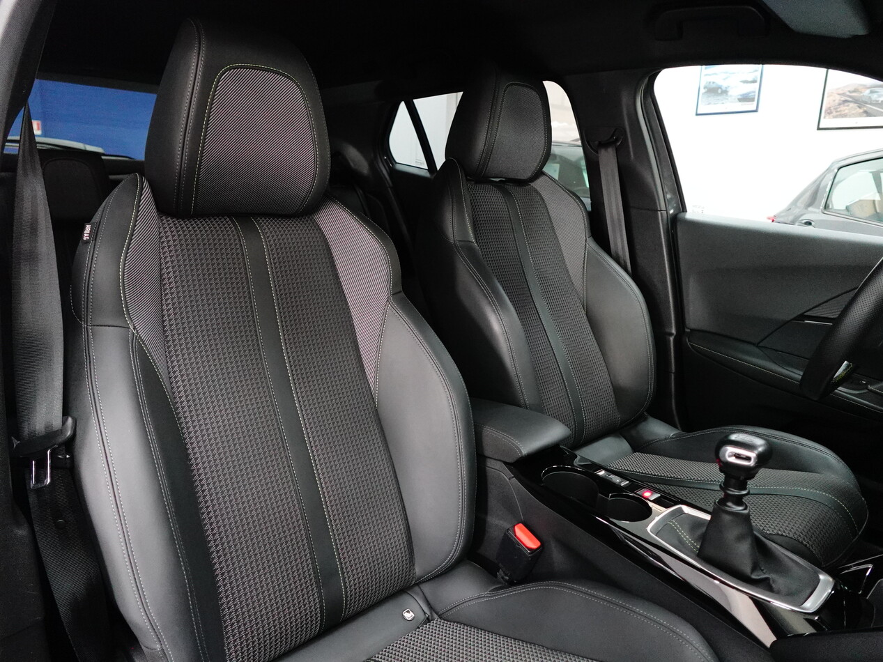 Peugeot 2008 1.2 puretech GT Line s&s 130cv - Immagine 30