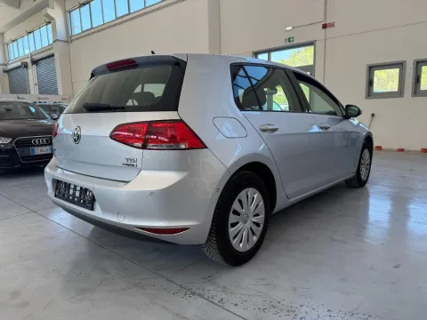 Volkswagen Golf 5p 1.6 tdi Trendline 90cv - Immagine 3