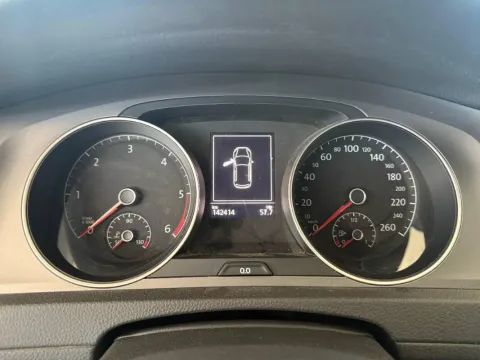 Volkswagen Golf 5p 1.6 tdi Trendline 90cv - Immagine 9