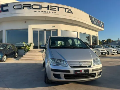 Fiat Idea 1.3 mjt 16v Black Star - Immagine 3