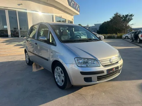 Fiat Idea 1.3 mjt 16v Black Star - Immagine 4