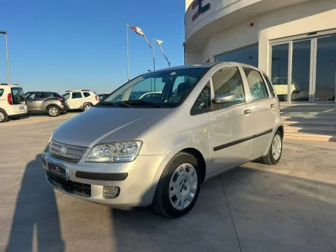 Fiat Idea 1.3 mjt 16v Black Star - Immagine 5