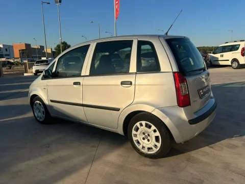 Fiat Idea 1.3 mjt 16v Black Star - Immagine 8