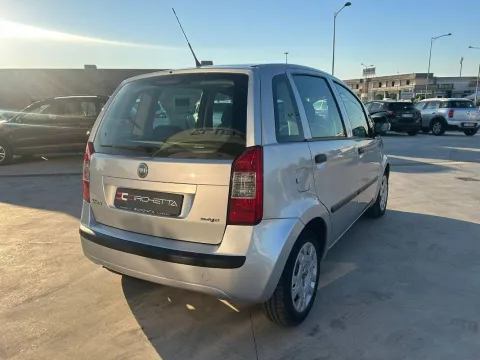 Fiat Idea 1.3 mjt 16v Black Star - Immagine 11