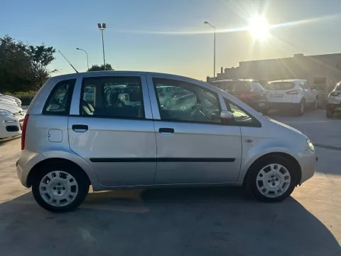 Fiat Idea 1.3 mjt 16v Black Star - Immagine 13