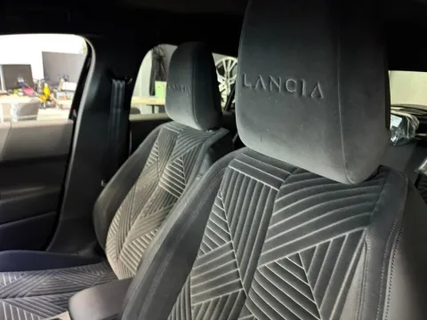 Lancia Ypsilon 1.2 mhev LX 110cv e-dct - Immagine 6