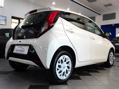 Toyota Aygo 5p 1.0 x-cool 72cv - Immagine 4