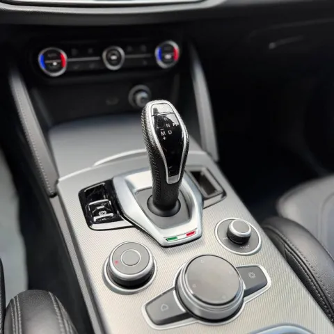 Alfa Romeo Stelvio 2.2 t Veloce Ti Q4 210cv auto - Immagine 13