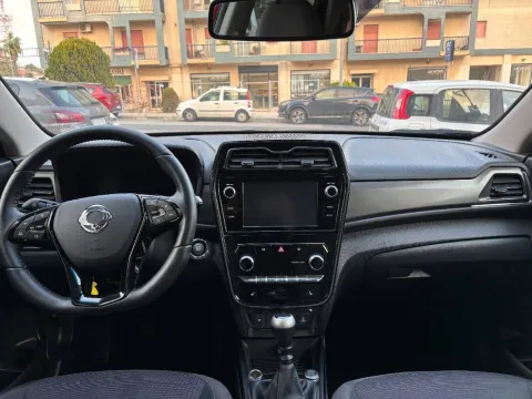 Ssangyong Tivoli 1.6 Exclusive awd - Immagine 7