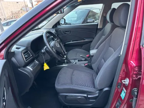 Ssangyong Tivoli 1.6 Exclusive awd - Immagine 8