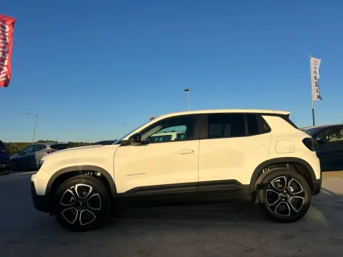 Jeep Avenger 1.2 turbo Summit fwd 100cv - Immagine 12