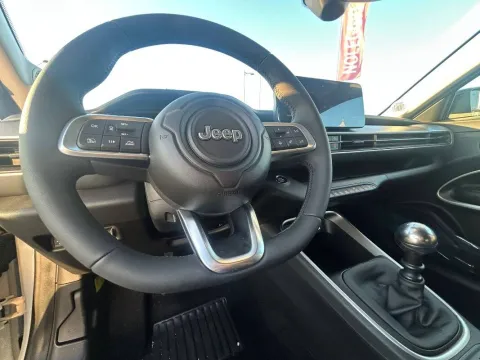 Jeep Avenger 1.2 turbo Summit fwd 100cv - Immagine 17