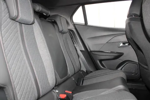 Peugeot 2008 1.2 puretech Allure s&s 130cv eat8 - Immagine 10