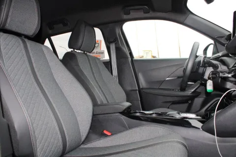 Peugeot 2008 1.2 puretech Allure s&s 130cv eat8 - Immagine 14