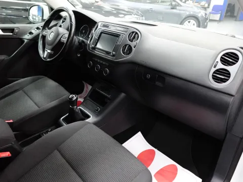 Volkswagen Tiguan 2.0 tdi bm Sport&Style 110cv E6 - Immagine 24