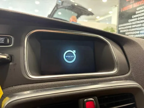 Volvo V40 Cross Country 2.0 t4 Summum awd geartronic - Immagine 12